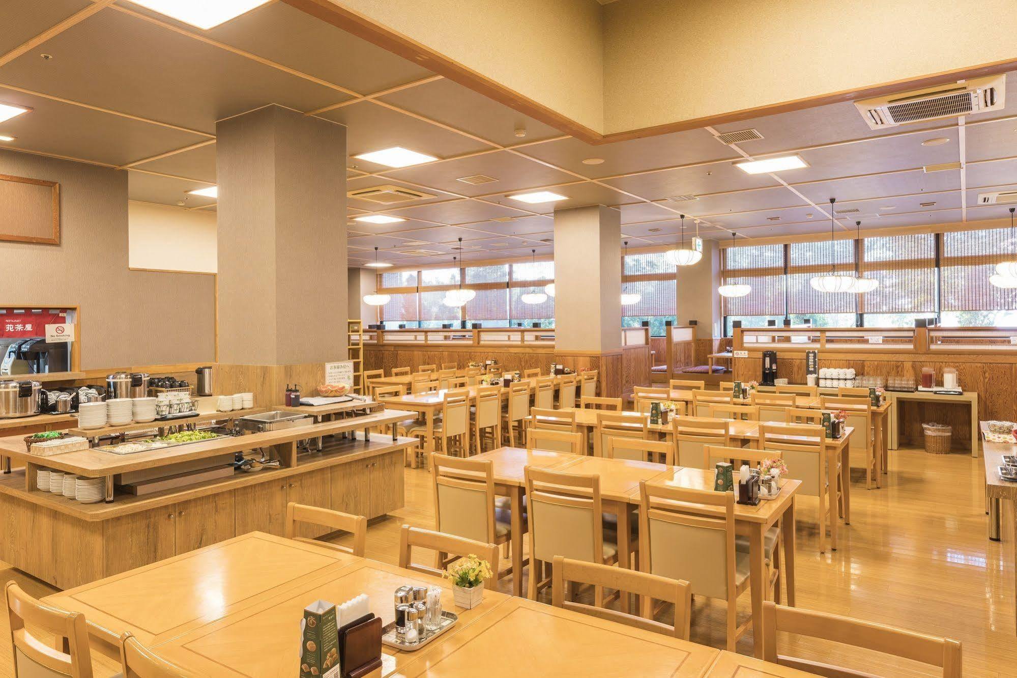 Route Inn Grantia Hanyu Spa Resort Екстер'єр фото