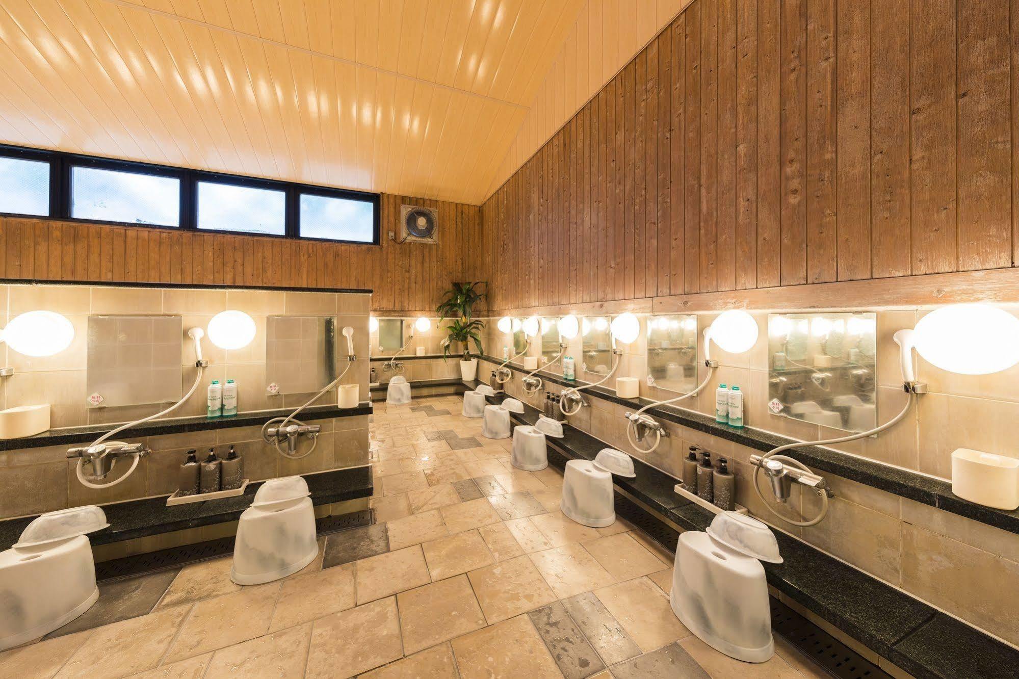 Route Inn Grantia Hanyu Spa Resort Екстер'єр фото