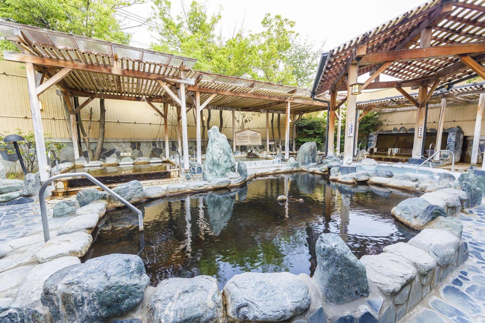 Route Inn Grantia Hanyu Spa Resort Екстер'єр фото